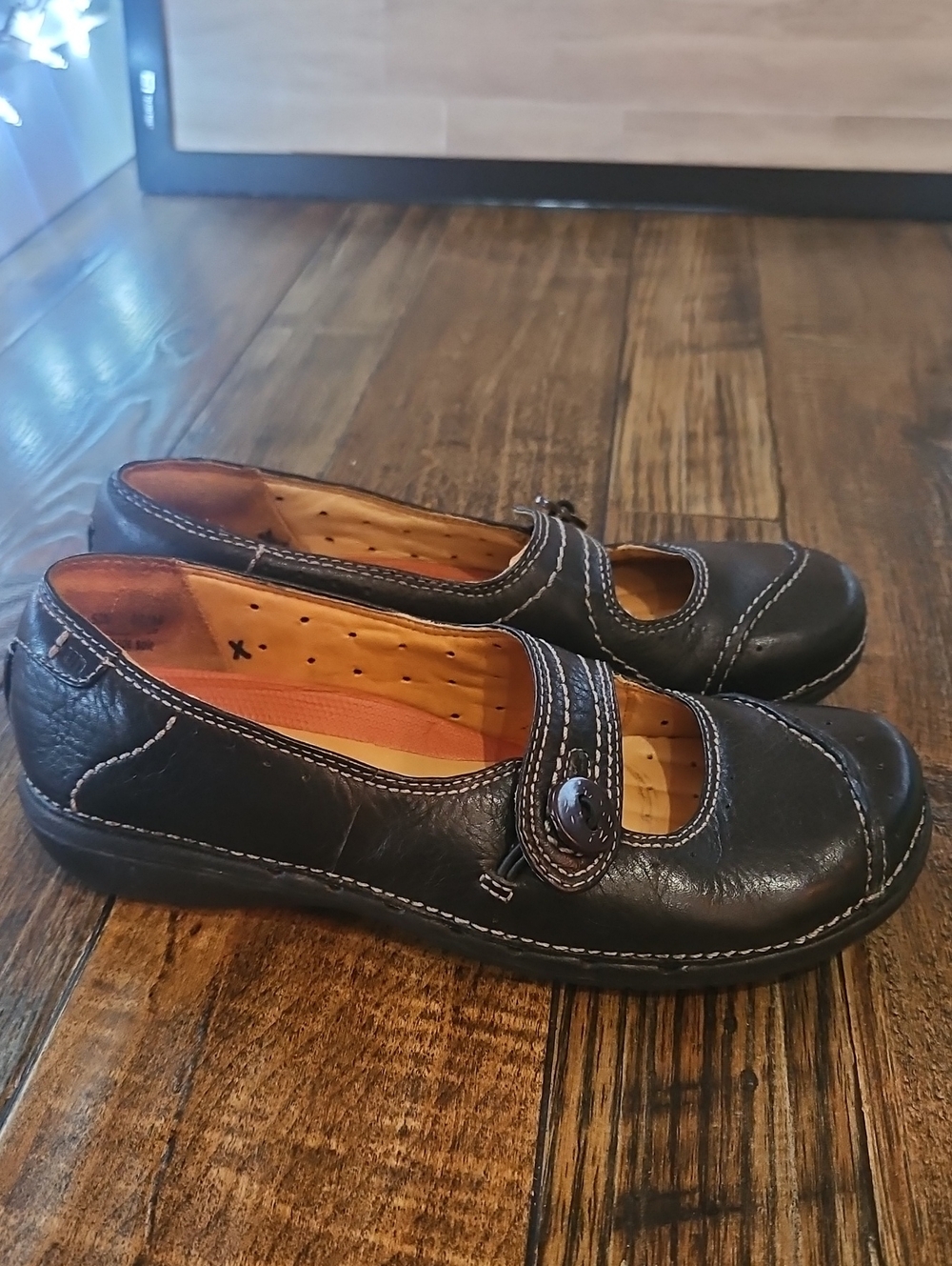 Clarks Unstructured Women's Black Mary Jane Comfort Flats